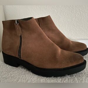 7m Real Suede Leather Ankle Boot Andre Assous-Spain: Rubber Sole, Tan Brown